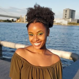 Meet your Posher, Jasmine